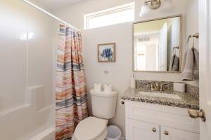 Koupelna v ubytování Sunset Bellini with Hot Tub + 26 fotografií