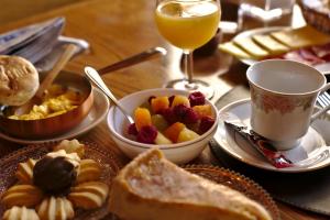 Galeriebild der Unterkunft Hostal HM in Lautaro + 24 Fotos