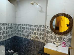 Un baño de Good Vibes Hotel