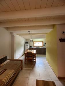 Ένα ή περισσότερα κρεβάτια σε δωμάτιο στο Dptos Andrea +1 φωτογραφίες