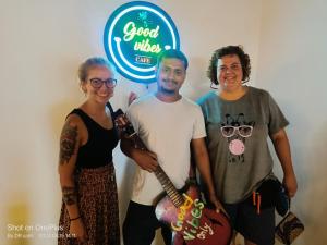 Clientes alojados en Good Vibes Hotel