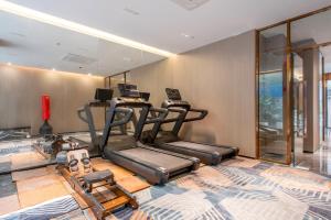 Fitness centrum a/nebo fitness zařízení v ubytování Yizhi Hotel - Guangzhou Tower Metro Station Pazhou Convention and Exhibition Center Branch