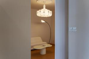Moli B&B - The Bund Riverview Nanjing East Road 3-Bedrooms with Elevator Apartment Near the subway的一间浴室