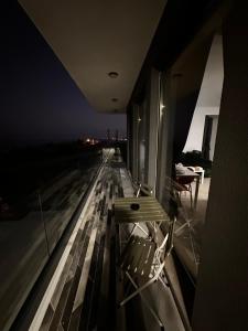 En balkon eller terrasse på Studioul Epava