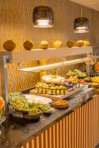 Comida no hotel ou em algum lugar perto