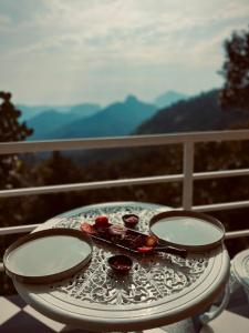 Nespecifikovaný výhled na hory nebo výhled na hory při pohledu z rezortu