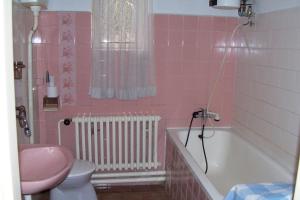 Koupelna v ubytování Apartment Trojska