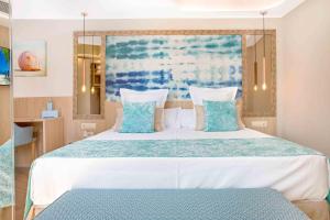 Posteľ alebo postele v izbe v ubytovaní Sumus Hotel Stella and Spa 4S Adults Recommended