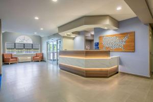 Posezení v ubytování Microtel Inn and Suites by Wyndham Anderson SC + 37 fotografií