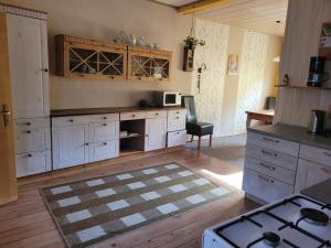 Η κουζίνα ή μικρή κουζίνα στο Ferienhaus GiKa