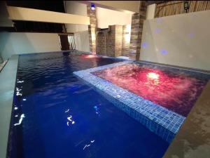 Πισίνα στο ή κοντά στο Casa Florida Private Resort - Calamba +27 φωτογραφίες