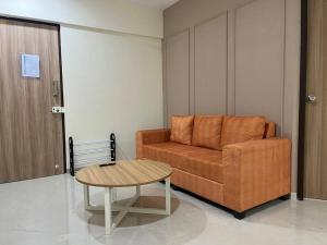 Area soggiorno di 3BHK Apartment Santacruz Mumbai, 104