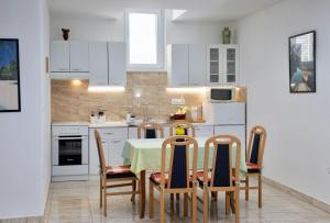 Gallery image of Goldfinch Estate in Banjole