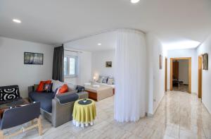 Gallery image of Goldfinch Estate in Banjole