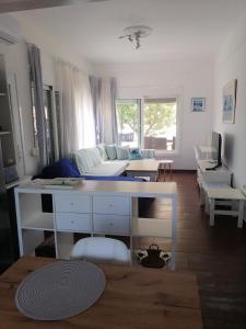 Χώρος καθιστικού στο 2SEA VILLA Nea Potidea CHALKIDIKI