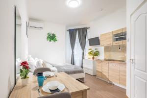 Central - NEW - Quiet and Comfy Studio 1081 Budapest, Rákóczi út 61 kép - 2
