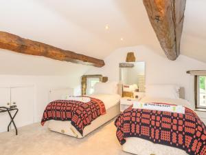 Poplar Farm House - Book Your Spring Summer Events Pass The Keys客房内的一张或多张床位
