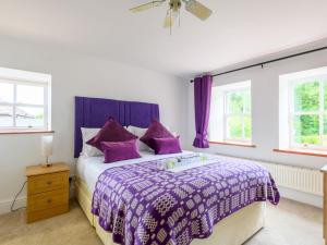 Poplar Farm House - Book Your Spring Summer Events Pass The Keys客房内的一张或多张床位