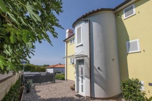 Gallery image of Goldfinch Estate in Banjole