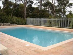 Bazén v ubytování Petite Villa 4-6 personnes belles terrasses, piscine, plages nebo v jeho okolí