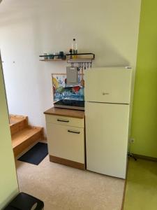 Dapur atau dapur kecil di Ferienwohnung Gästewohnung mit privater Dachterrasse zentrumsnahe Lage +12 gambar