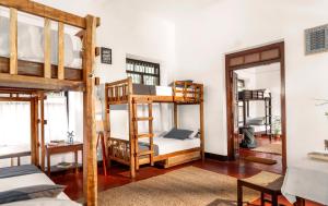 Dutch Square Hostel客房内的一张或多张床位