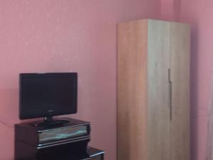 TV a/nebo společenská místnost v ubytování Дом где есть всё удобства 2