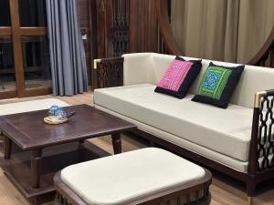 Khu vực ghế ngồi tại Namora House