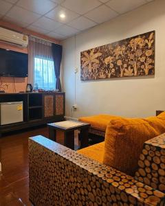 Kuchyň nebo kuchyňský kout v ubytování Baan Glang Soi Restaurant & Guesthouse + 13 fotografií