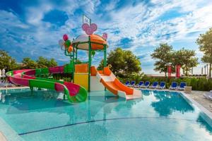 Bazén v ubytování Martinez Hotel All Inclusive nebo v jeho okolí