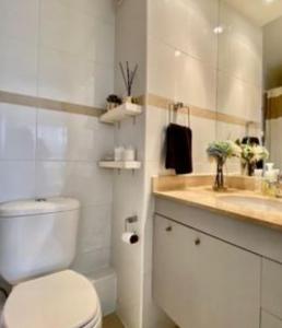 Ένα μπάνιο στο Habitaciones de Descanso y trabajo Rustico y Acogedor Work-Cafe