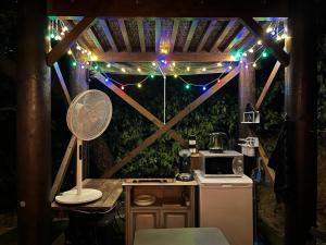 Fotografie z fotogalerie ubytování Les lucioles cabane chalet avec Jacuzzi privatif v destinaci Privas