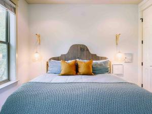 Voodi või voodid majutusasutuse Sand Reef Cottage - Grayton Beach, Dune Lake Swimming, Bikes, Free Tram toas +50 fotot