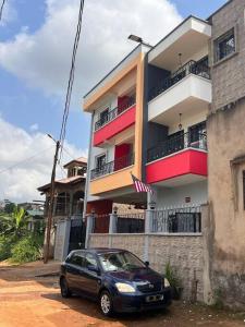 Το κτήριο όπου στεγάζεται  το διαμέρισμα