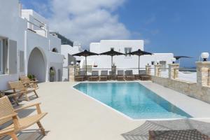 Bazén v ubytování Paliomylos Spa Hotel nebo v jeho okolí