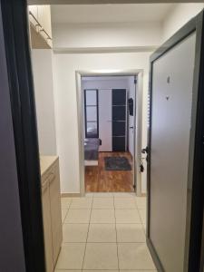 Photo de la galerie de l'établissement Apartman Tri S, à Aranđelovac 4 autres photos
