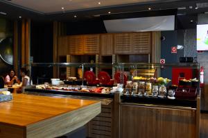 Comida no hotel ou em algum lugar perto