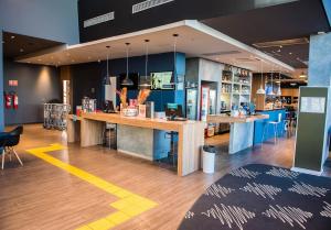 Um restaurante ou outro lugar para comer em ibis Natal