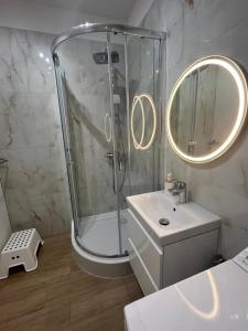 Kúpeľňa v ubytovaní BTS Apartaments - Apartamenty Blisko Morza
