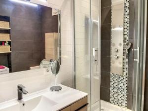 Kúpeľňa v ubytovaní Appartement luxe Cannes centre à côté du Palais