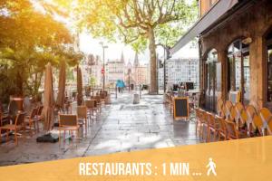 Restauracja lub miejsce do jedzenia w obiekcie Cocoon du vieux Lyon - Luxury apartment - Balneo