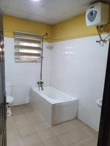 Koupelna v ubytování Modern 5Bed 4Bath Gated House