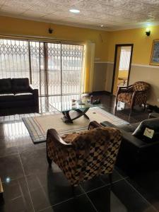 Posezení v ubytování Modern 5Bed 4Bath Gated House