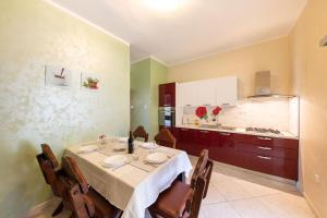 Gallery image of Apartmani Jakov in Podstrana +5 photos
