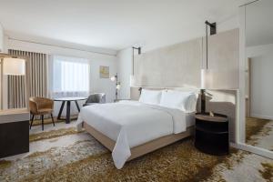 Cama ou camas em um quarto em The Westin Grand Frankfurt