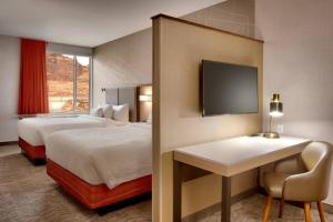 Postelja oz. postelje v sobi nastanitve SpringHill Suites by Marriott Moab