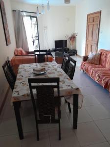 弗利康弗拉克Le Palmier 3 beds summer vacation private furnished apartment with pool near beach flic en flac的相册照片