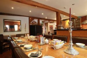 Afbeelding uit fotogalerij van Tonge Barn in Sittingbourne +43 foto's