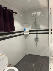 Un baño de Happy stay villa