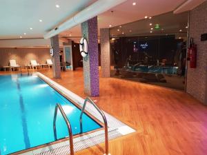 Bazén v ubytování STwin Hotel nebo v jeho okolí